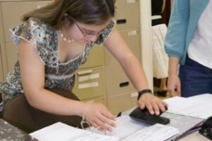 Los padres de seis alumnos discapacitados de Algeciras, "desesperados" tras "meses" esperando un monitor de apoyo