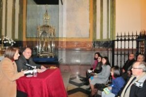 El párroco Jesús Casado ha ofrecido una charla sobre la Sagrada Custodia Procesional