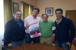 Jimena presenta el I curso de prácticas taurinas para aficionados"