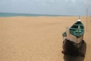 Rescatada una patera con 32 inmigrantes, entre ellos un bebé