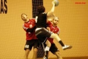 El BM Ciudad de Algeciras termina el calvario con una nueva derrota