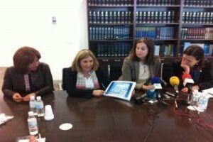 PSOE insta a Fomento a usar el remanente de mil millones para compensar los agravios en el corredor