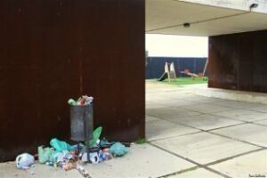 Yo reportero: El Parque Centenario colmado de basura