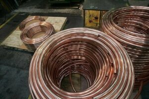 Roban 1.100 metros de cable de cobre de las farolas de dos zonas en Los Barrios