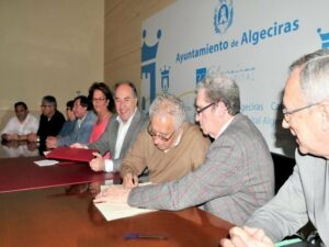 Ayuntamiento y Farolillo firman el futuro de la feria hasta 2015
