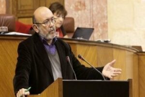 García replica a Sanz que la orden ministerial no hace referencia alguna a que el aumento de cuota vaya a ir a la Pesca Artesanal