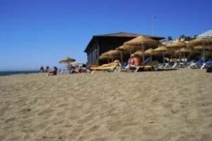 La Junta señala que la regularización de 23 chiringuitos del litoral gaditano depende del Ministerio de Medio Ambiente