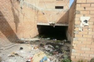 IU reclama al ayuntamiento que tome medidas urgentes en las obras abandonadas en el Saladillo Bajo