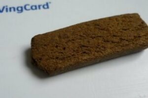 La Policía Local evita la venta y consumo de droga cerca de un instituto y detiene a 2 personas