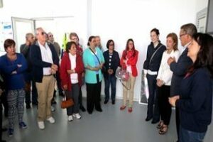 Los mayores de centros de día y asociaciones comienzan a conocer la depuradora