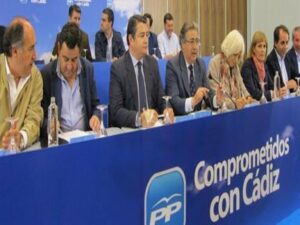 Zoido pide al partido que "no pierda el tiempo en debates estériles"