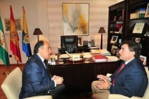 Paullet y Landaluce acuerdan la regeneración de las playas algecireñas en los próximos días