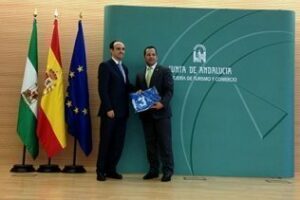 Ávila recoge la bandera azul concedida a Getares