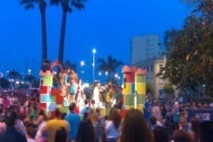 La carroza de la Peña El Pito gana el primer premio