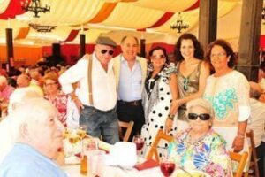 Jubilados y pensionistas comparten un almuerzo de convivencia en la Feria Real