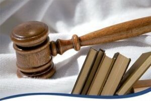 Felicitación a los alumnos de Derecho en su acto de graduación