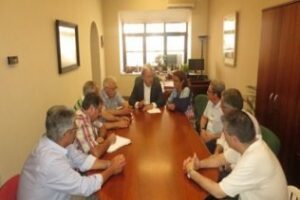 Ayuntamiento y farolillo mantienen la primera reunión para la feria real del 2014