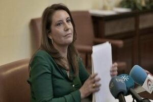 Crespo niega "agravios" del Gobierno hacia Andalucía, ya que siempre ha habido "mano tendida para ayudar"