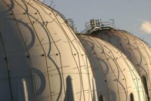 España descarga cerca del 40% del GNL que llega a toda Europa