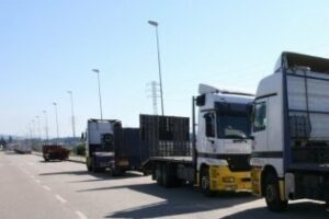 Campaña municipal sobre remolques estacionados en polígonos industriales