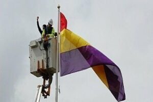 Incómodas: ¿Cree que se debe izar la bandera republicana en la Plaza de la Constitución?