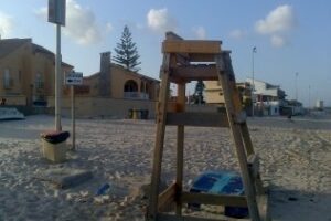 Incómoda ¿Por qué "cierra" la playa el ayuntamiento a las 19.45?