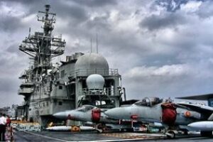 Aviones "Matador" del Juan Carlos I sobrevuelan Gibraltar sin previo aviso