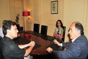 El alcalde conversó con Sánchez Verdú sobre la vida cultural del municipio