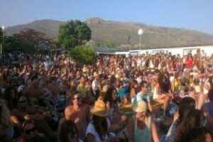 Valdevaqueros recibe a Los Delincuentes en un concierto gratis y distinto