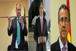 Personajes| ¿ A que juegan estos tres?