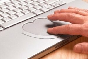 Las citas en línea son mucho menos desmoralizadoras para las mujeres