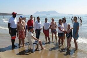 En marcha un servicio para llevar a la playa a mayores con movilidad reducida