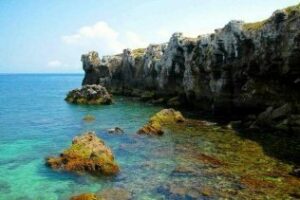 Una submarinista evacuada al hospital tras sentirse mal