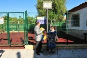 Landaluce inaugura un parque infantil en Los Guijos