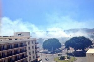 Pequeño incendio detrás de la Renfe