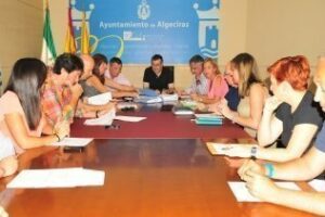 Cámara y Ayuntamiento invierten 22.000  en la formación de 25 empresas