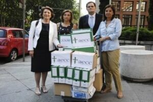 "aecc" informa sobre personas realizando falsas campañas mama con fines lucrativos