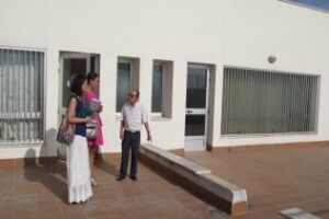 Ayto y Once colaboran para suprimir obstáculos del patio del colegio Blanca de los Ríos