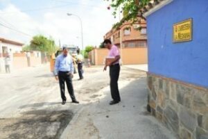 Vías y Obras ejecuta trabajos de asfaltado en varias zonas de la ciudad