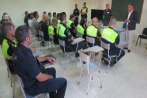 Policías locales se forman en el funcionamiento de unidades caninas