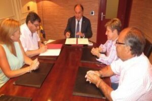 Firmado el convenio de colaboración para la restauración de la cubierta de la capilla de San isidro