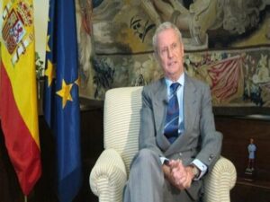 Morenés: Negar permisos a la Armada británica habría sido "escalar" en un conflicto que no interesa a nadie