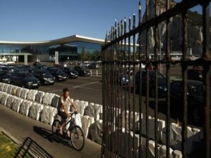 Londres "estudia seriamente" acciones legales contra España por los controles en Gibraltar