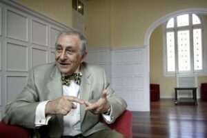 Inocencio Arias dice que España tiene derecho a los controles en la verja y que la ONU los avalaría