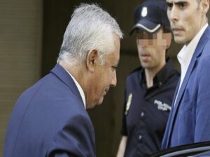 Cascos y Arenas admiten falta de control en las donaciones al PP