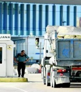 El Gobierno rechaza bajar la presión de los controles en Gibraltar