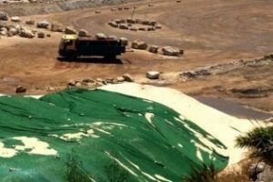 Alcalde de Tarifa aporta "toda la documentación" a la Fiscalía sobre venta de arena de Valdevaqueros