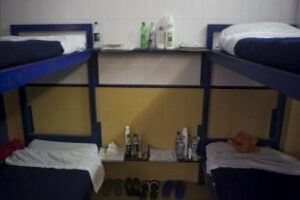 Colectivos reclaman en la comarca el cierre de los CIE de toda España