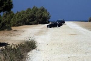 Detienen en Conil a un taxista con un compañero muerto en el maletero