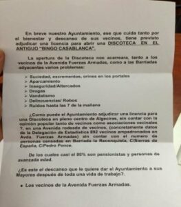 Reparten octavillas y borran pintadas contra la apertura de una discoteca en Fuerzas Armadas